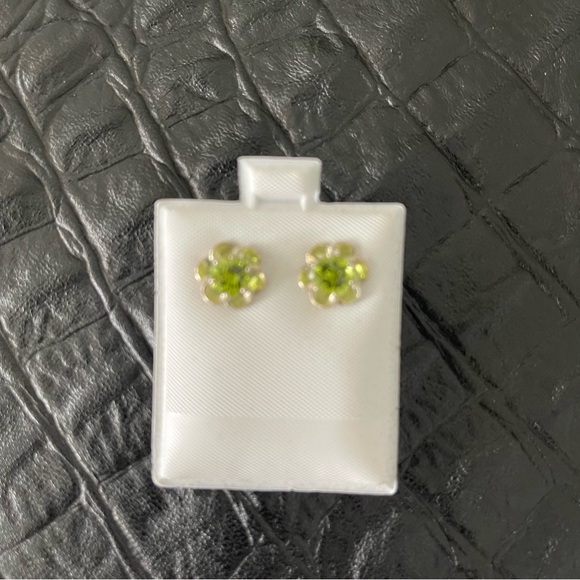 Sterling silver 925 Peridot Earrings - Picture 3 of 9